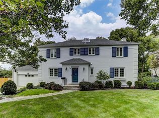 119 Lookout Dr, Oakwood, OH 45409