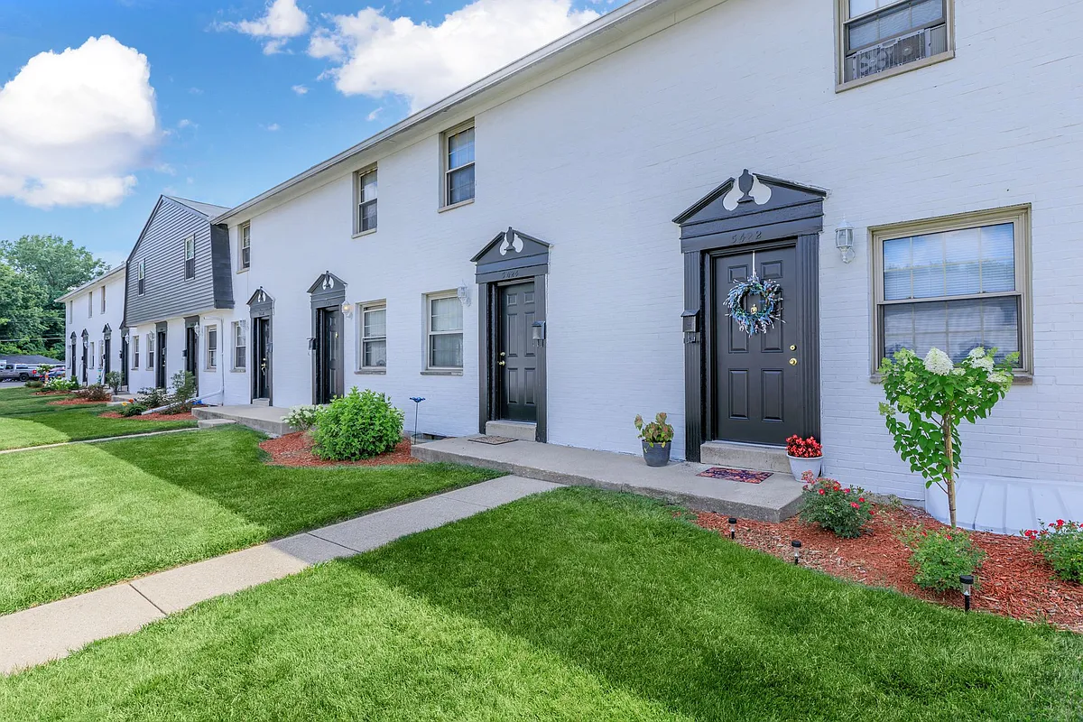 Building Photo - TOWNHOMES AT BLENDON