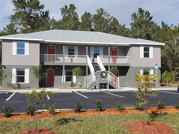 Brand new building. Only upstairs units are available