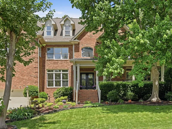 302 Tynemouth Dr, Cary, NC 27513
