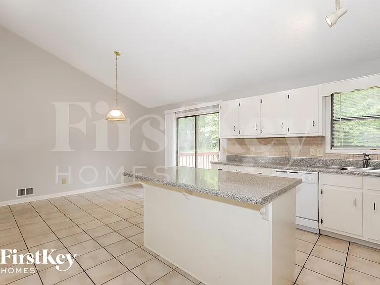 1389 Millstream Trl — Photo 6