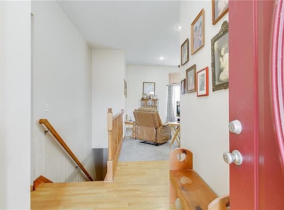 4th image of 1800 E Lynchburg Ct