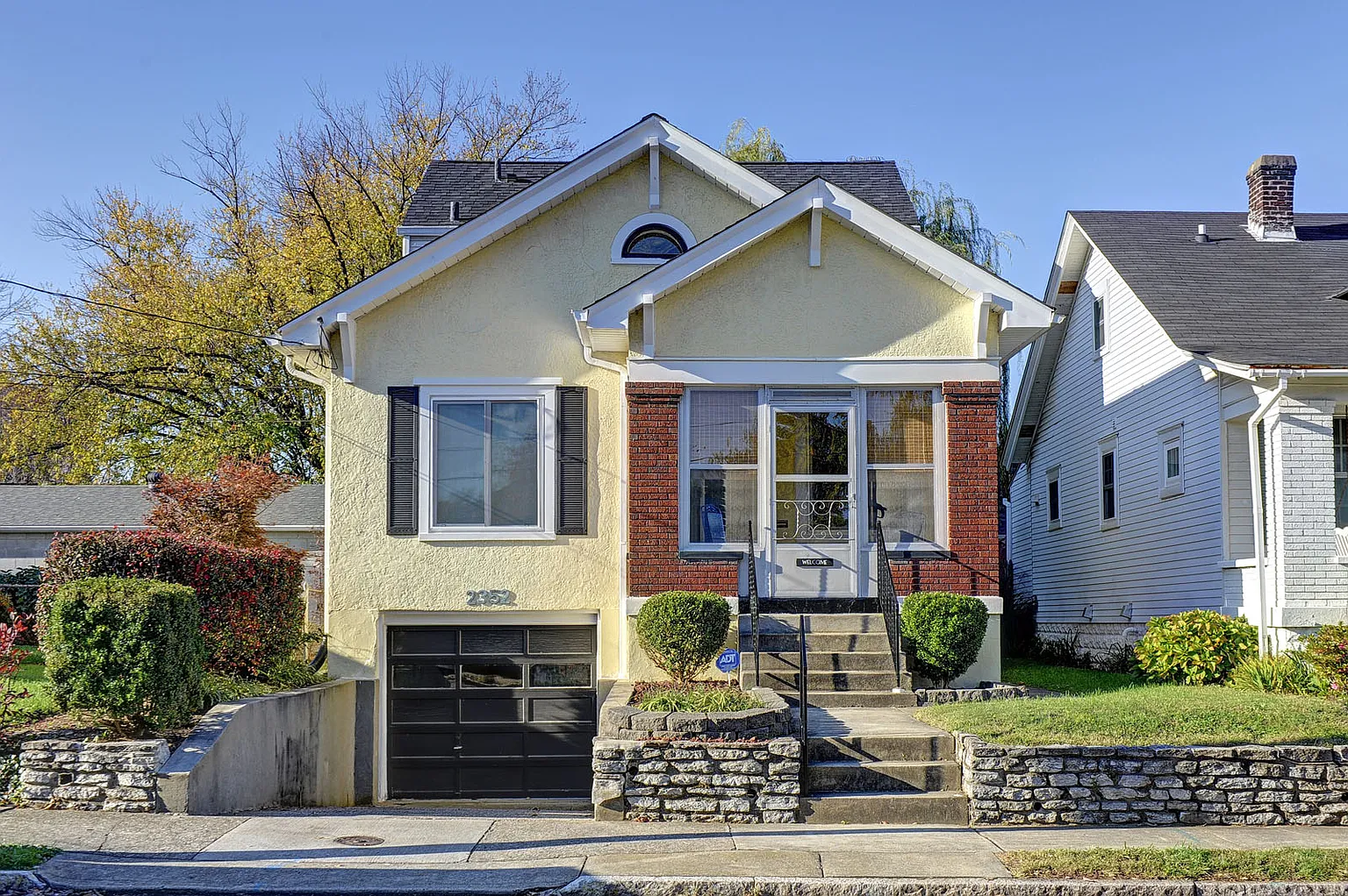 2352 Alexander Ave photo 1