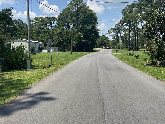 5th image of 27098 Magnolia Dr #A