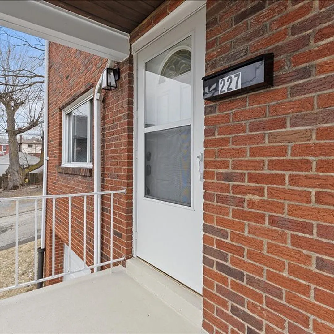 227-229 Shadyhill Road — Photo 3