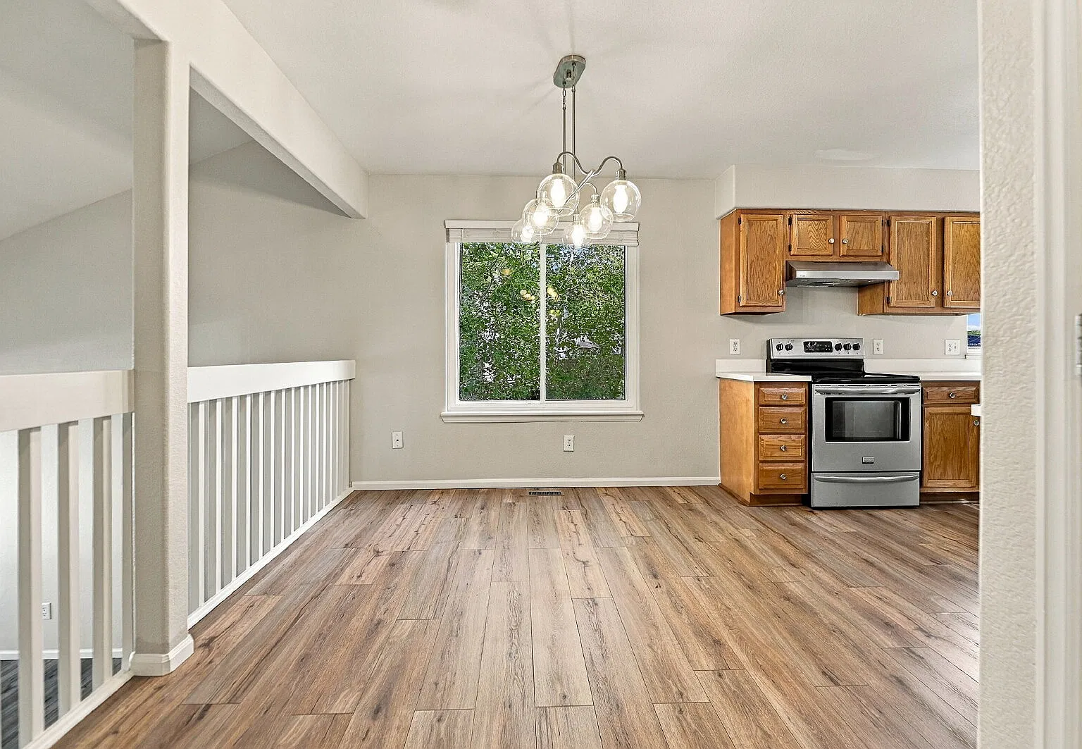 3 bed, 2.0 bath, 1420 sqft, $2,655 — Photo 4