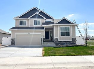 1007 Greenbrook Dr, Windsor, CO 80550