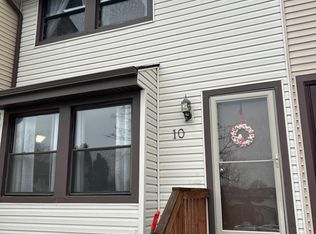 10 Hunts Ct, Clarks Summit, PA 18411