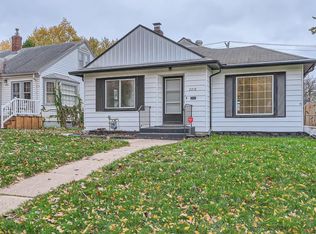 2218 Highland Pkwy, Saint Paul, MN 55116