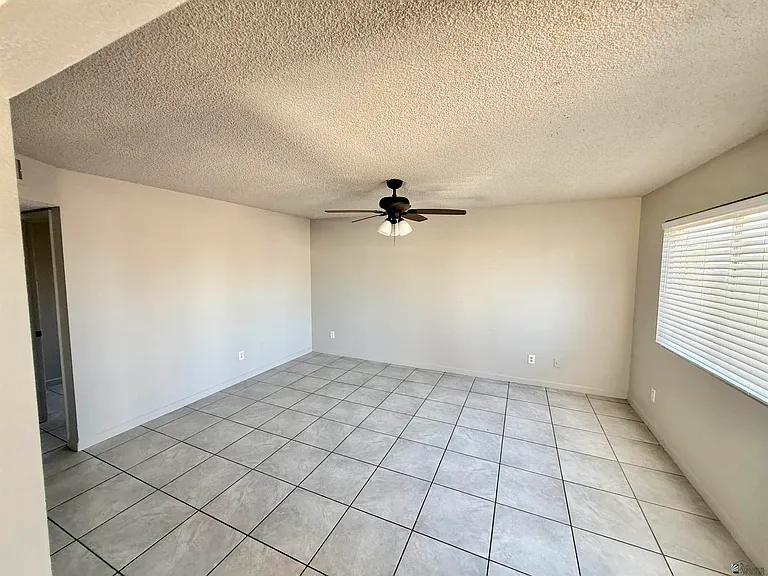 1265 S 13th Ave — Photo 5