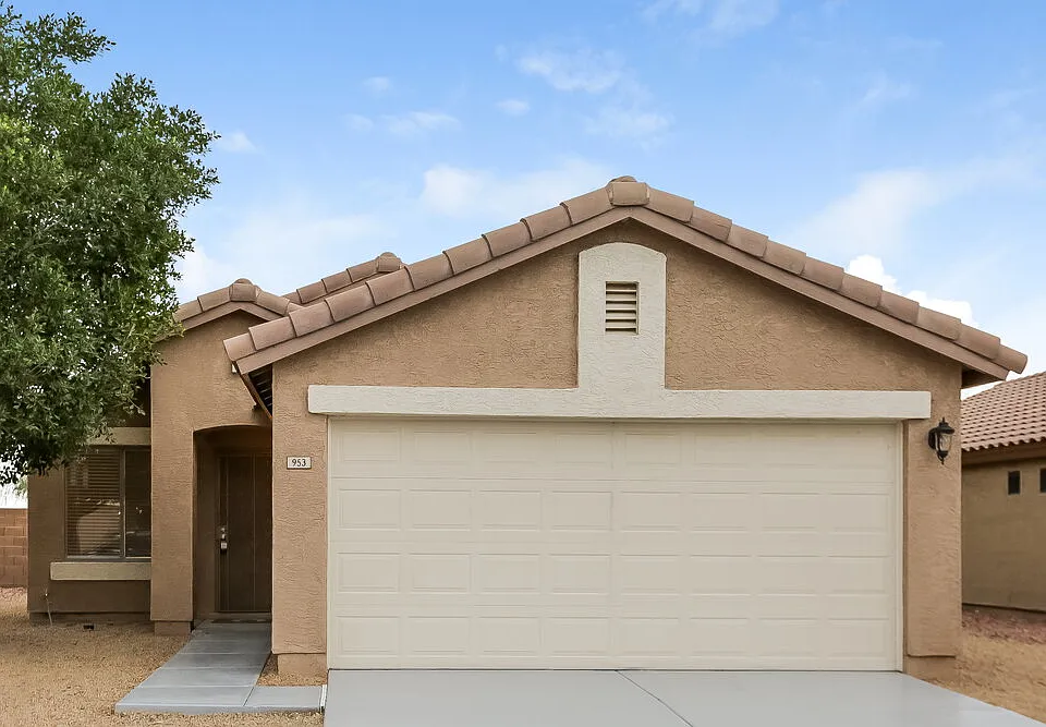 953 E Greenlee Ave