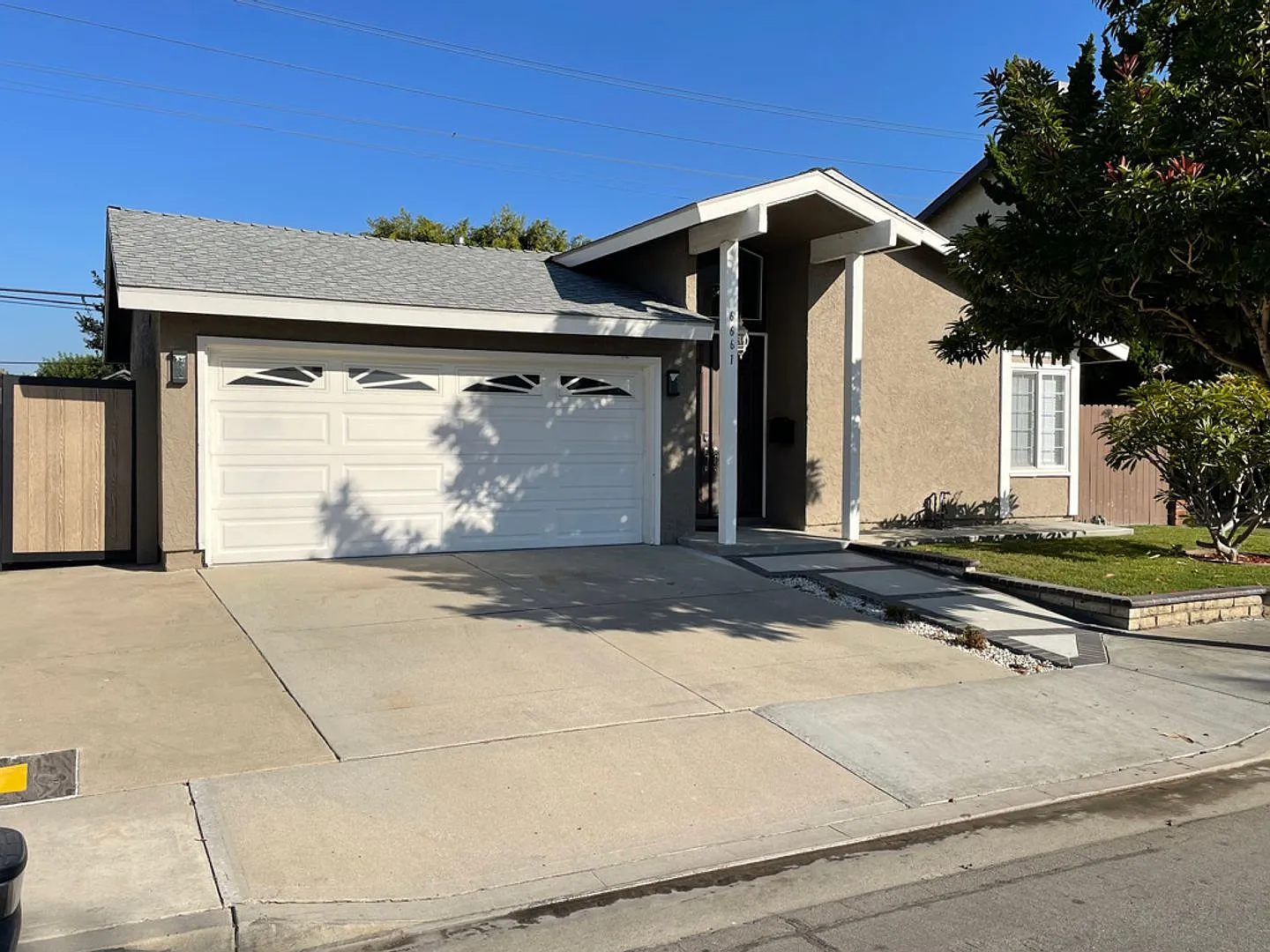 3 bed 2 bath fully renovated home near park and school — Photo 2
