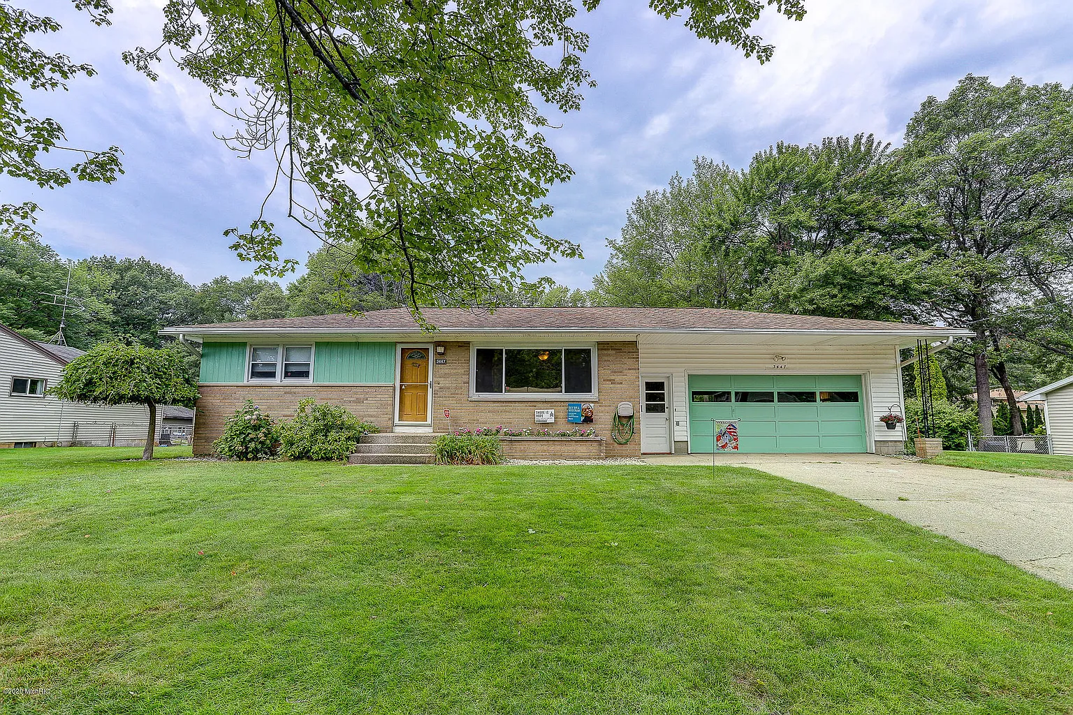 3447 Brentwood St photo 1