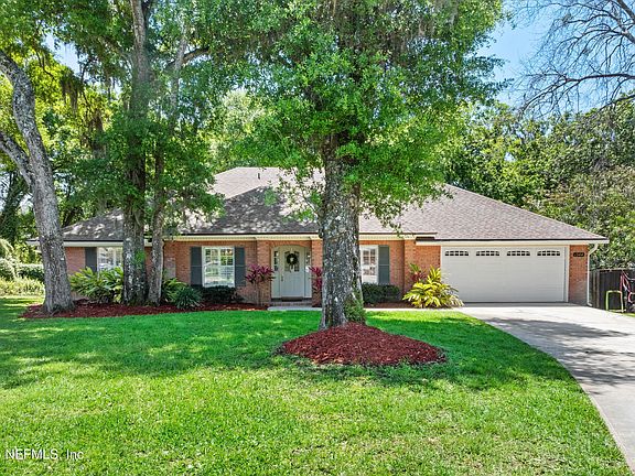 3rd image of 1344 WILLOW OAKS Drive S