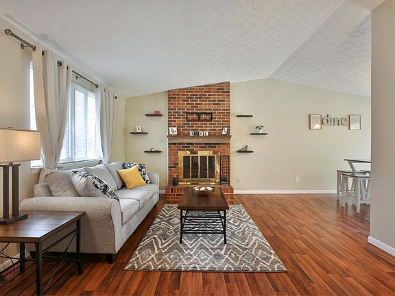 4th image of 8826 Crestwater Dr