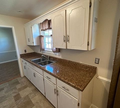 4th image of 1612 Darby Dr
