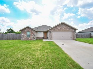 1600 Gallant Fox Ln, Prairie Grove, AR 72753