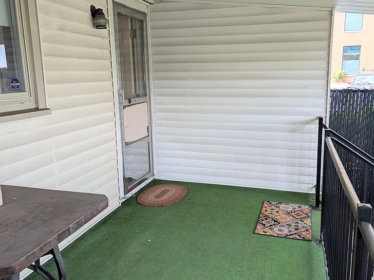 258 Edmond St — Photo 18