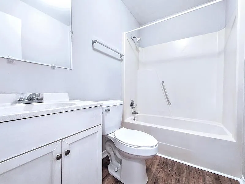 2 bed, 1.0 bath, 900 sqft, $800 — Photo 4