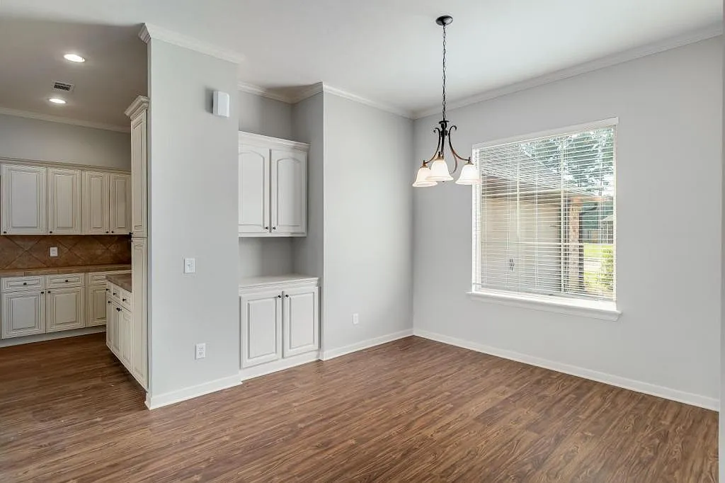 161 Nottinghill Place — Photo 4