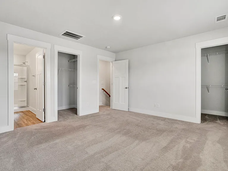 207 Dalmatian Dr — Photo 14
