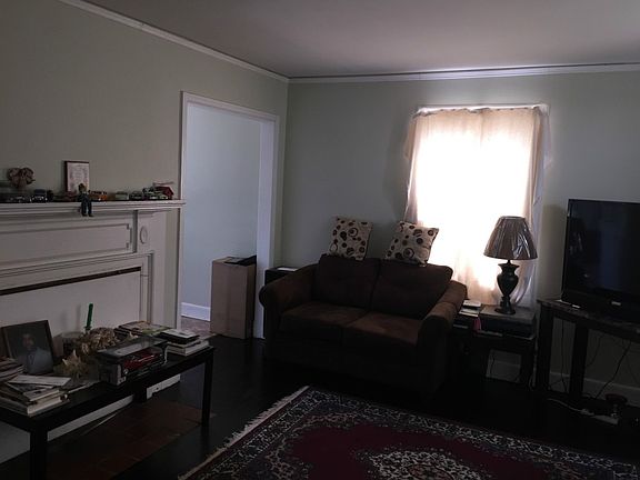 4th image of 1904 Elwood Ave