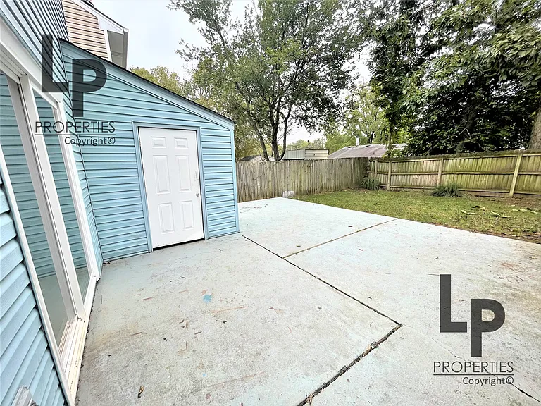 1488 Deer Lake Cir — Photo 15