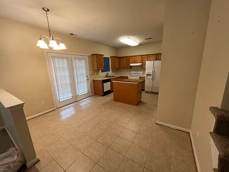 433 Garcia Dr — Photo 7