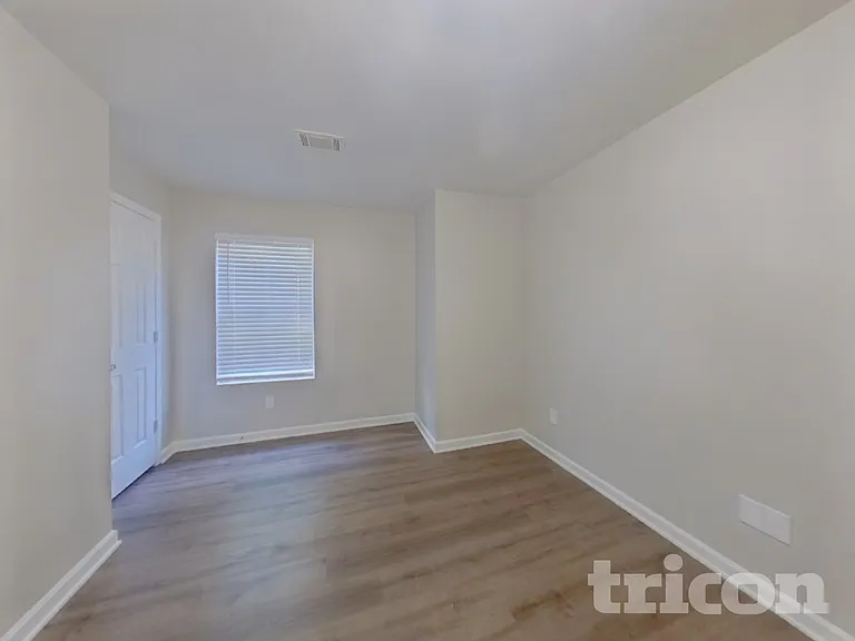 210 Signet Ct — Photo 11