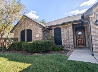 311 Williamsburg Ave, Clute, TX 77531