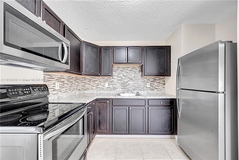 1st image of 2610 Riverland Dr #1