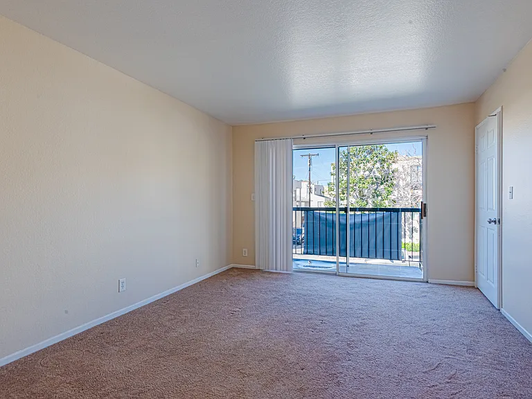 CYPRESS CONDOMINIUMS — Photo 12