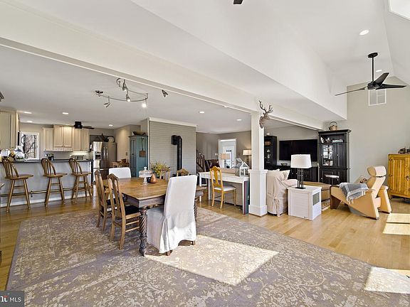 4th image of 7256 Periwinkle Ct