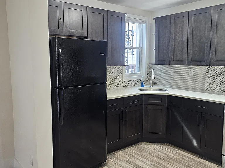 545 Chateau Ave — Photo 17