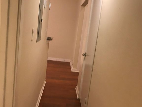 4th image of 402 N Delaware St #108