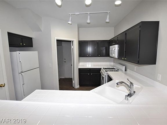 3rd image of 251 S Green Valley Pkwy Unit 5212