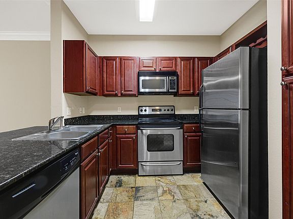 5th image of 7575 Kirby Dr APT 3308