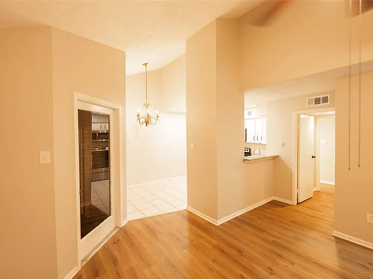 2021 Spenwick Dr #624 — Photo 9