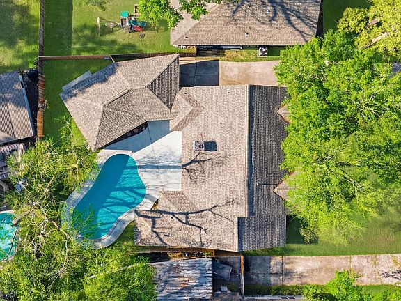 3rd image of 25511 Long Hill Ln