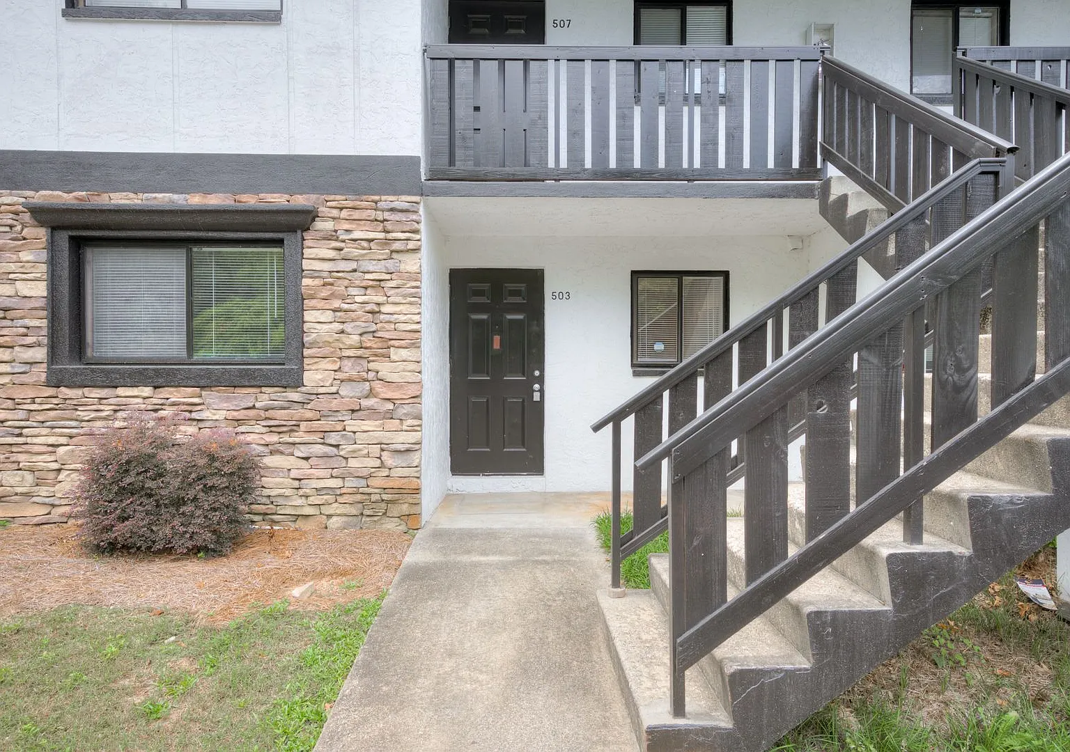 Updated 2 Bedroom 2 Bath Condo — Photo 2