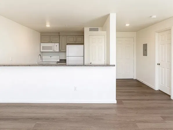 1313 S 6th St #5, Sunnyside, WA 98944