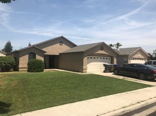 510 7th St, Sanger, CA 93657