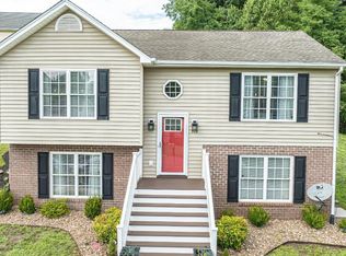 312 Towne Crier Rd, Lynchburg, VA 24502