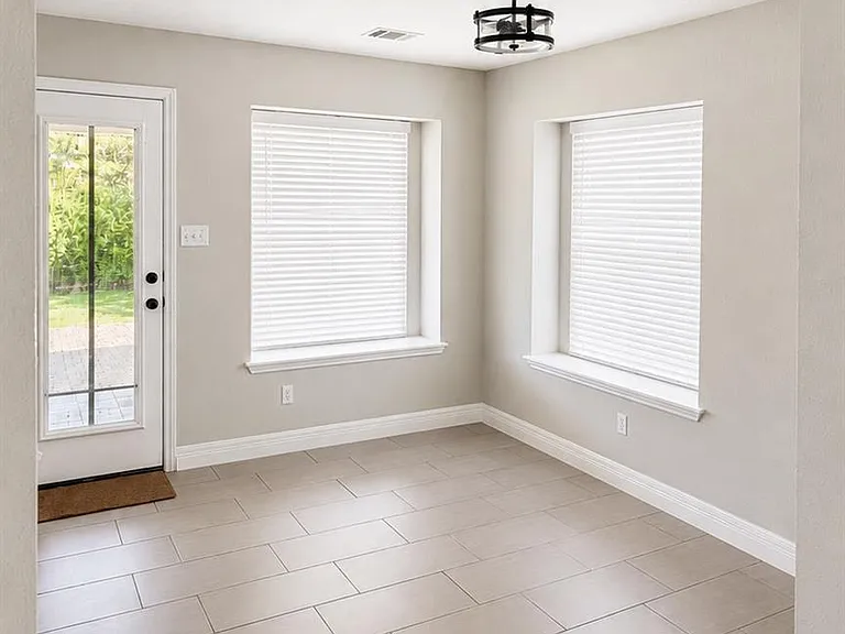 1517 Scottsdale Dr — Photo 5