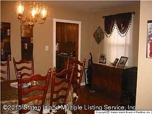 5th image of 131 Yetman Ave
