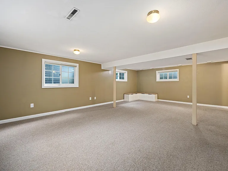 2526 W Huntington Dr — Photo 27