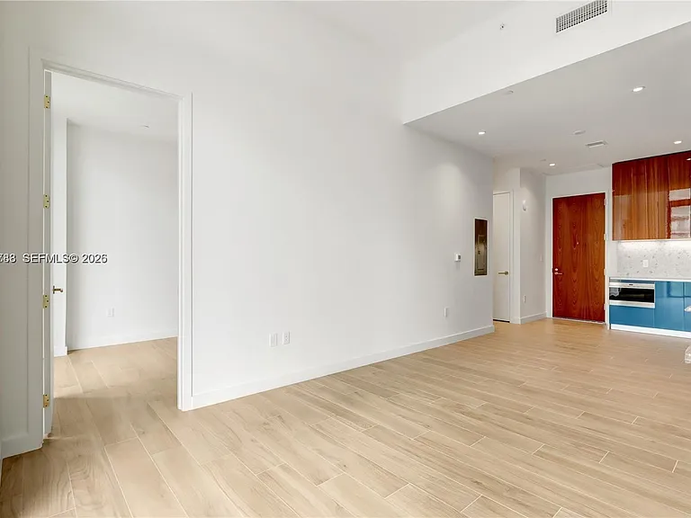 2655 S Bayshore Dr #403 — Photo 5