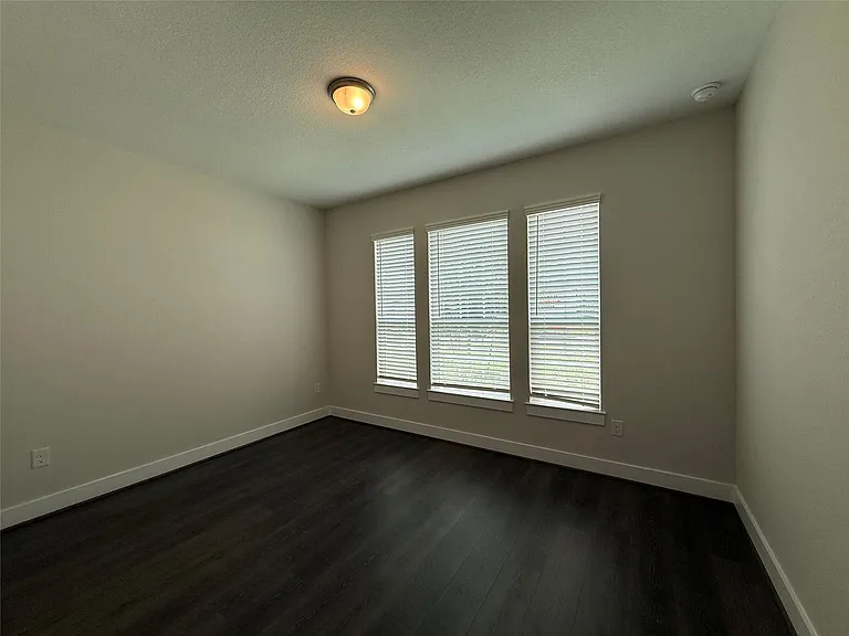 158 Ginger St — Photo 6