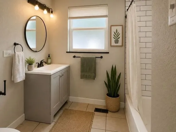 1458 Ivanhoe St, Denver, CO 80220