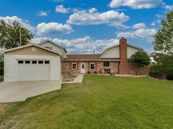 4106 N Shelburne Dr, Hutchinson, KS 67502